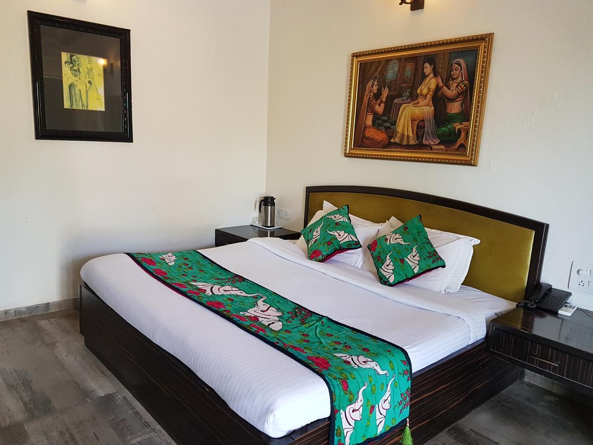 Hotel Karnavati Маунт-Абу Екстер'єр фото