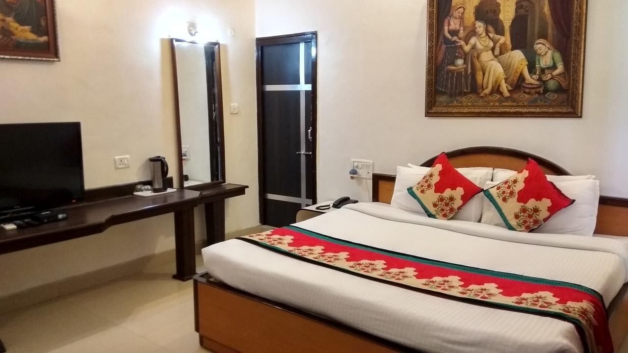 Hotel Karnavati Маунт-Абу Екстер'єр фото
